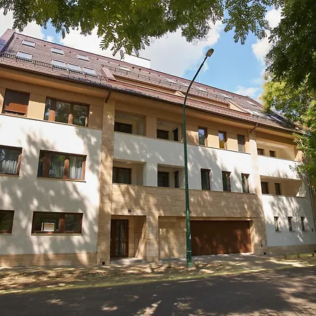 Szent M *